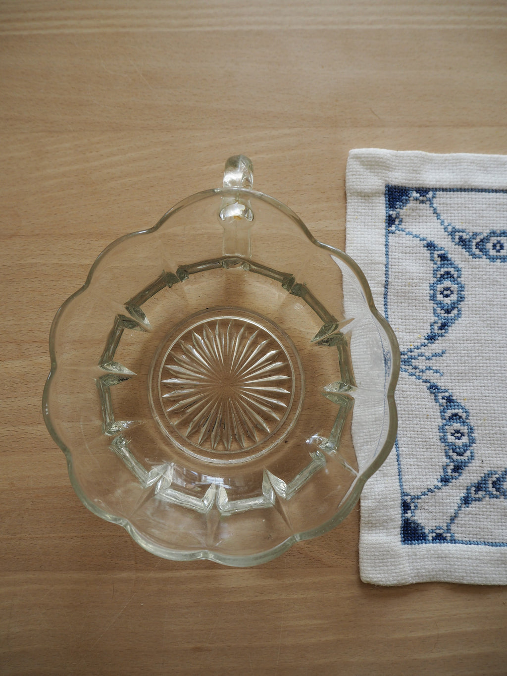 Glasskål m. hank