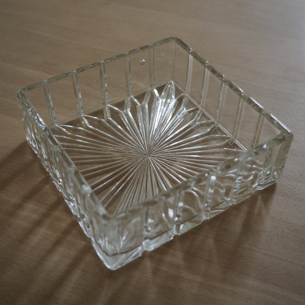 Kvadratisk glasskål