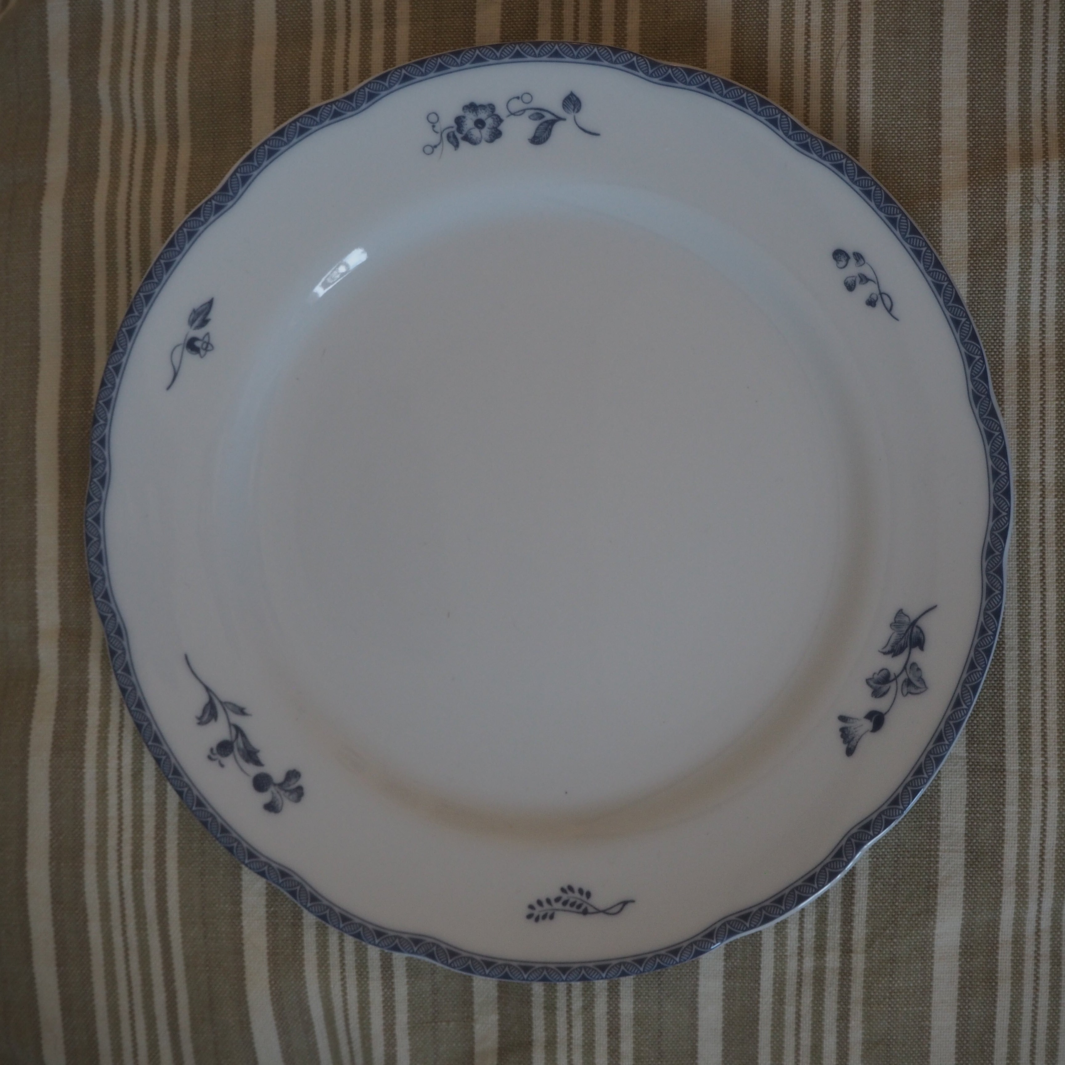 Svensk porcelæns frokosttallerken