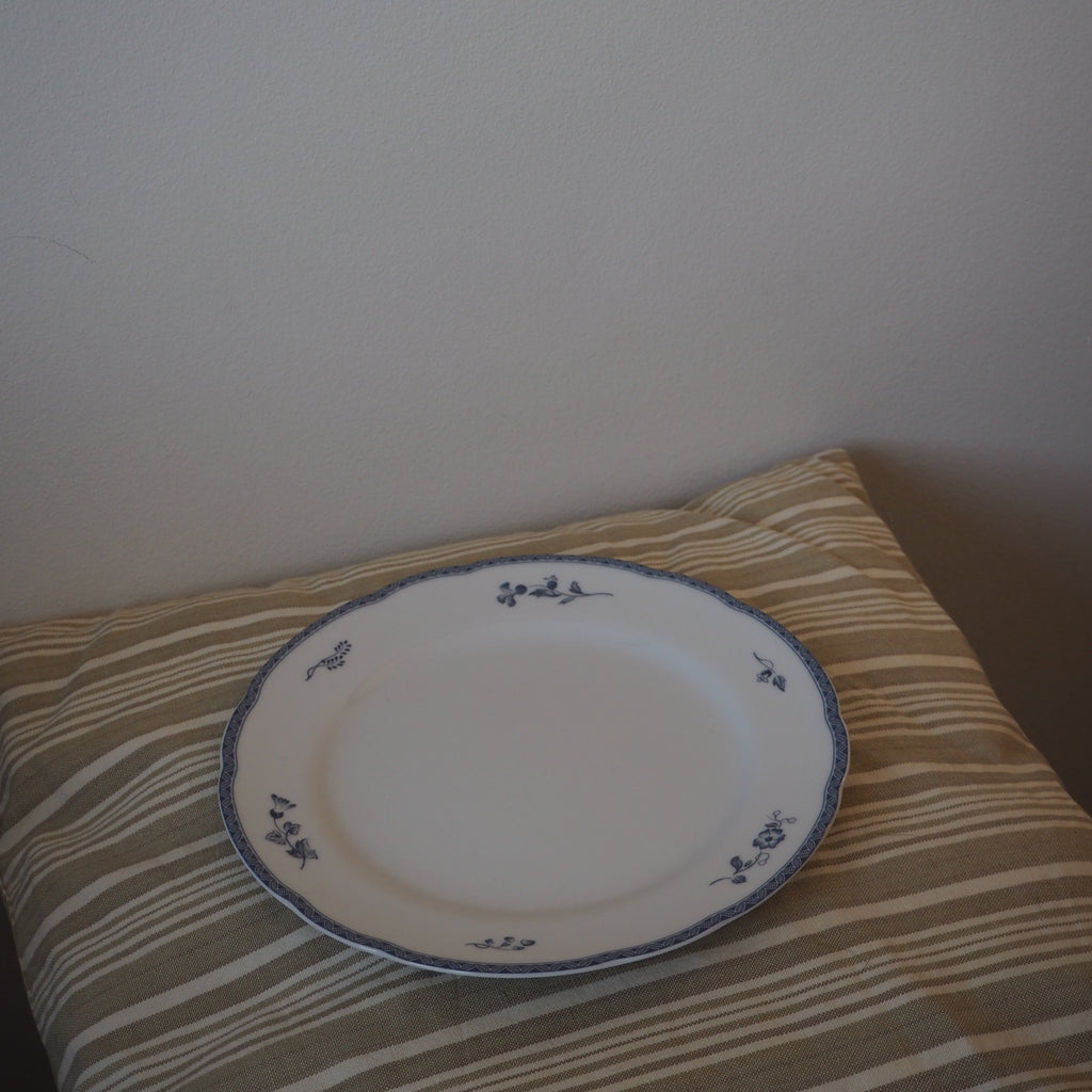 Svensk porcelæns frokosttallerken