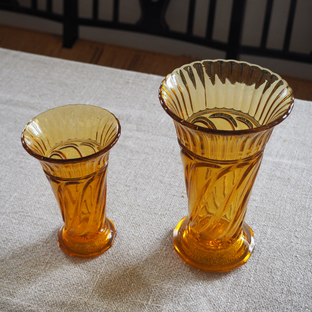 Ravfarvet Fyens Glasværk Skjold vase