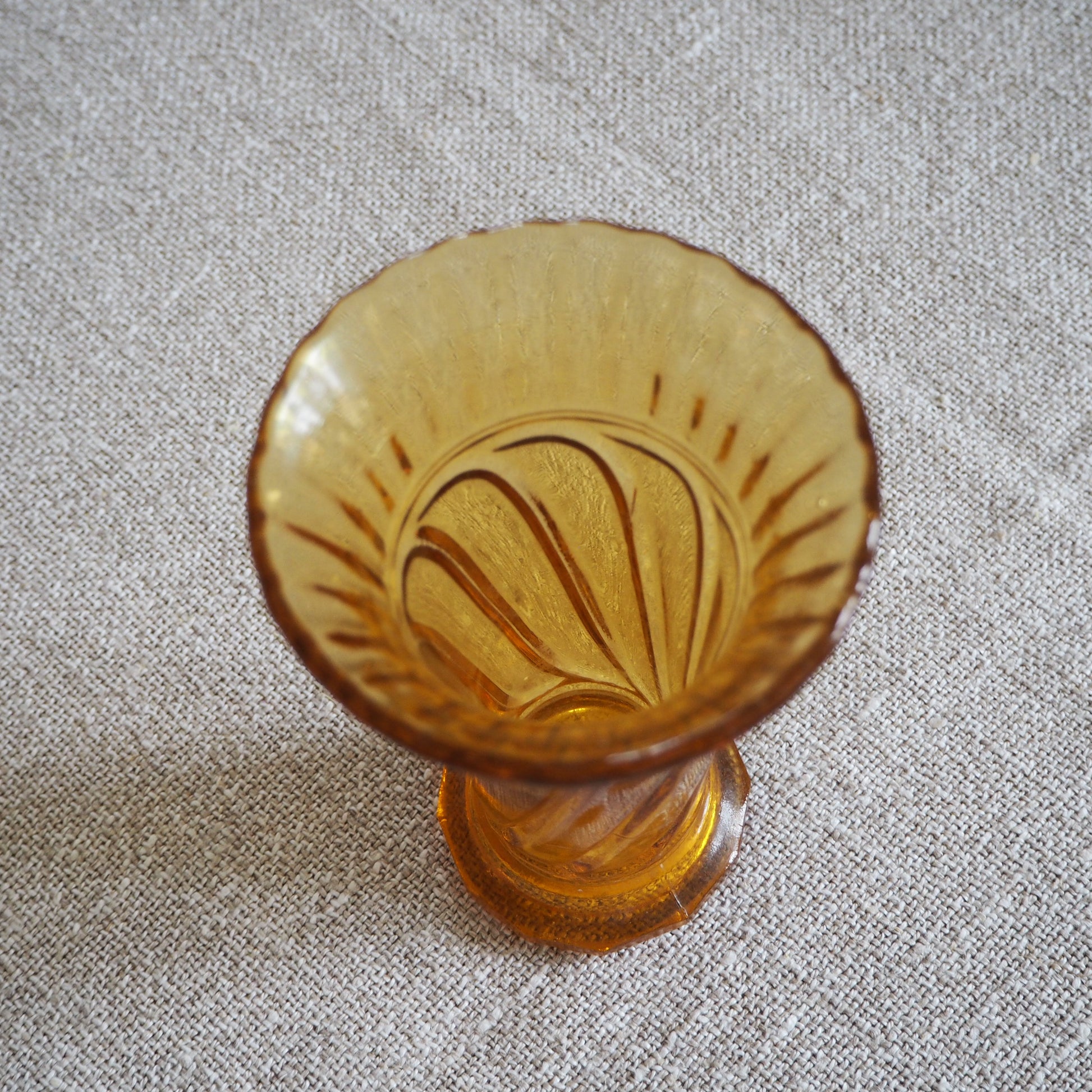 Ravfarvet Fyens Glasværk Skjold vase